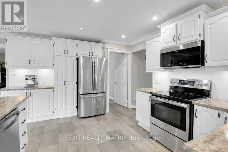 28473522/842-apple-lane/cumberland-ridge/ottawa/ontario/K4C1C1_9