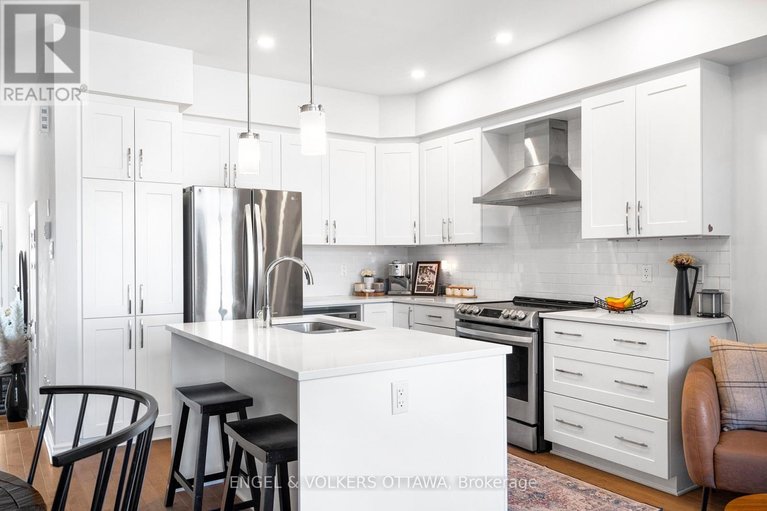 29589198/740-miikana-road/blossom-parkkemp-parkfindlay-creek/ottawa/ontario/K1X0H6_10