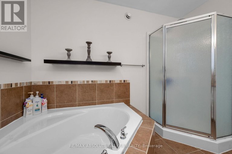 29594614/1024-marconi-avenue/morgans-grantsouth-march/ottawa/ontario/K2W0C8_15