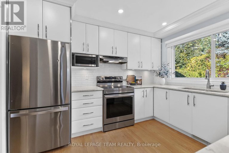 28964943/937-kingsmere-avenue/mckellar-heightsglabar-park/ottawa/ontario/K2A3K2_8