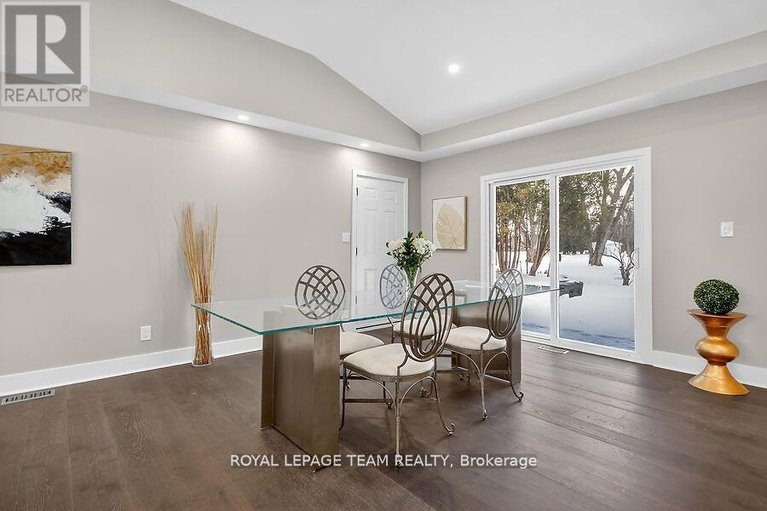 29467727/6636-marina-drive/manotick-south-to-roger-stevens/ottawa/ontario/K4M1B3_8