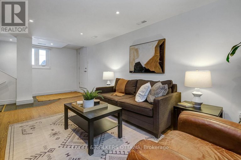 29256001/10-spring-garden-avenue/meadowlandscrestview/ottawa/ontario/K2G3B3_32