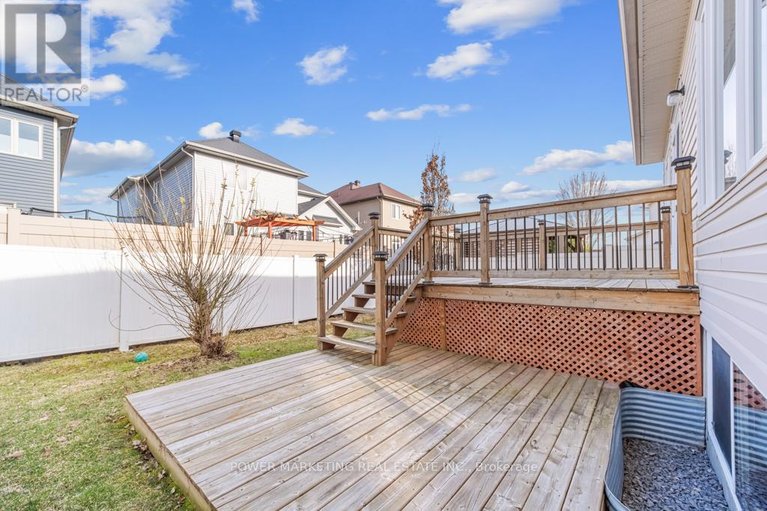 29407948/192-felicity-crescent/mer-bleuebradley-estatesanderson-park/ottawa/ontario/K1W0C2_33