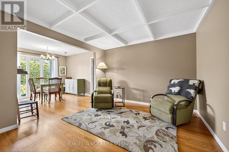 28865549/29-milne-crescent/beaverbrook/ottawa/ontario/K2K1H7_24