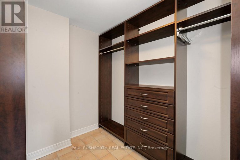 29403442/303-120-darlington-private/hunt-clubwestern-community/ottawa/ontario/K1V0X5_13