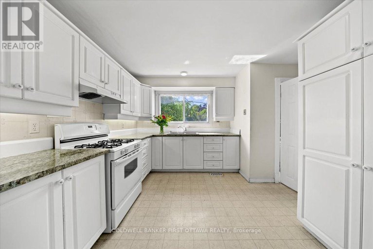 28767158/2326-harding-road/elmvale-acresurbandale/ottawa/ontario/K1G3B9_20