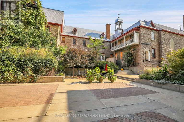 29456392/413-88-richmond-road/westborohampton-park/ottawa/ontario/K1Z0B1_27