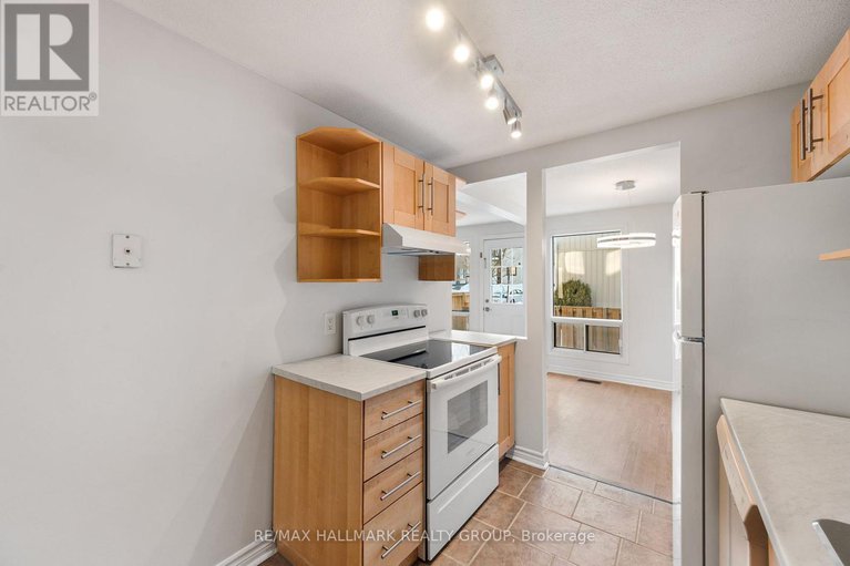 29385711/75-1348-bethamy-lane/beacon-hill-south/ottawa/ontario/K1J8P4_20