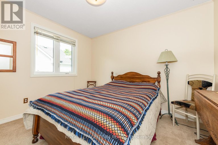 28498186/119-royal-york-street-w/richmond/ottawa/ontario/K0A2Z0_26