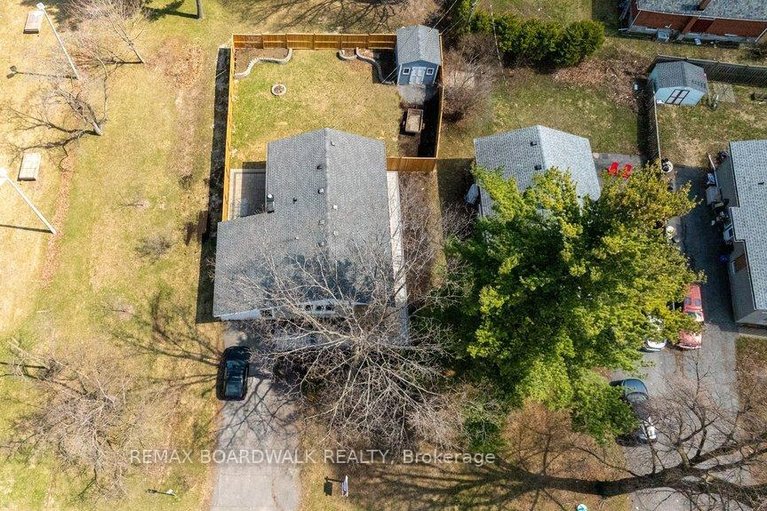 29650658/1279-adirondack-drive/kenson-park/ottawa/ontario/K2C2V7_37