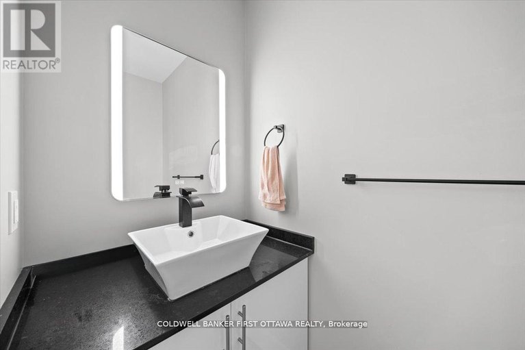 29638674/a-b-25-pennard-way/hunt-club-parkgreenboro/ottawa/ontario/K1T4C1_27