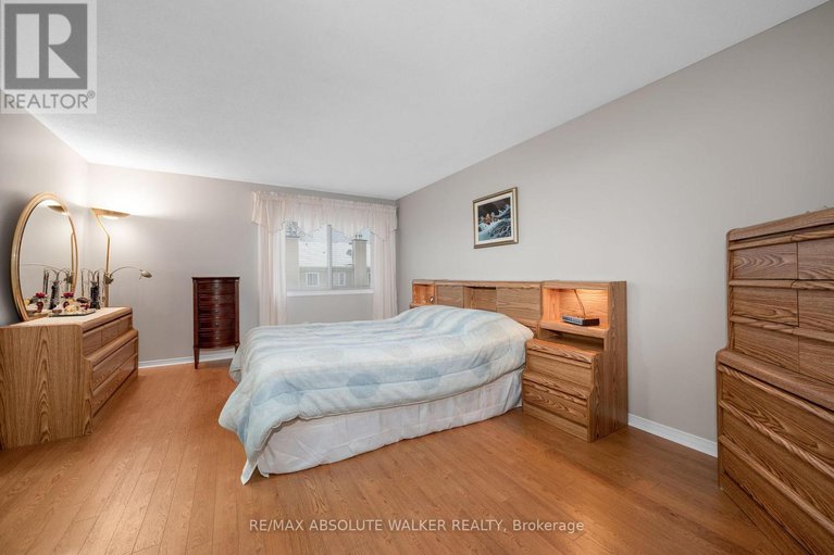 29374387/6169-oak-meadows-drive/chapel-hill/ottawa/ontario/K1C7G8_18