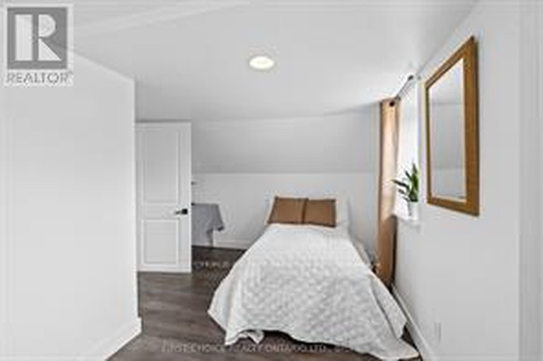 29626971/10-campbell-reid-court/rural-kanata-central/ottawa/ontario/K2K1X7_19