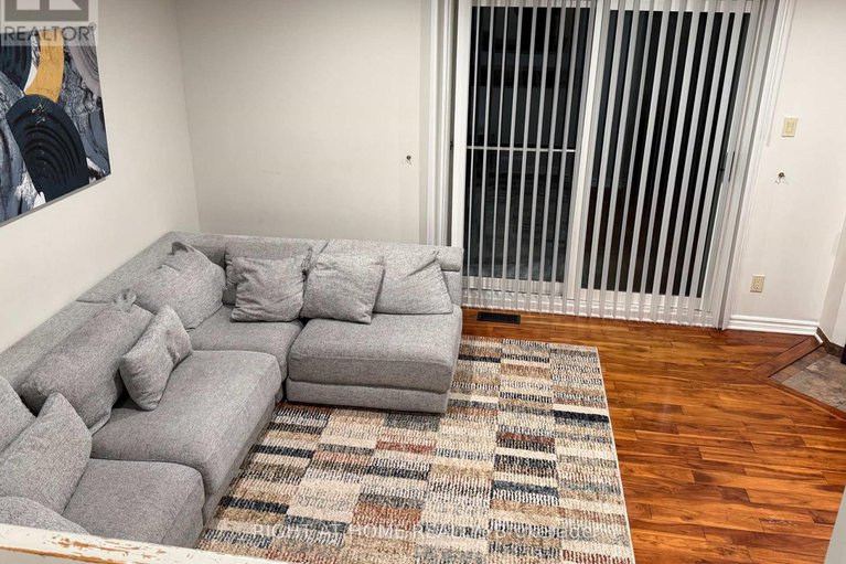 29244356/1736-c-lamoureux-drive/queenswood-heights-south/ottawa/ontario/K1E2N5_6