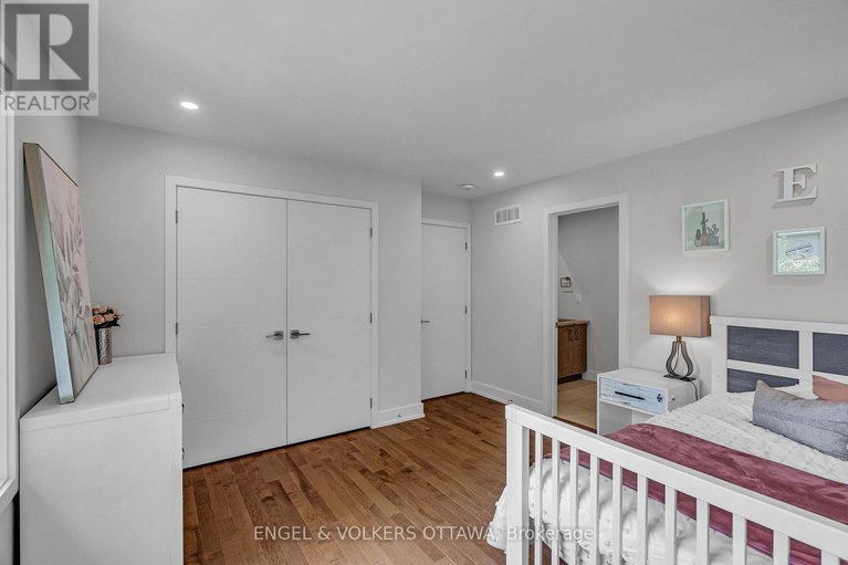 27931085/231-daniel-avenue/ottawa-westtunneys-pasture/ottawa/ontario/K1Y0C7_41
