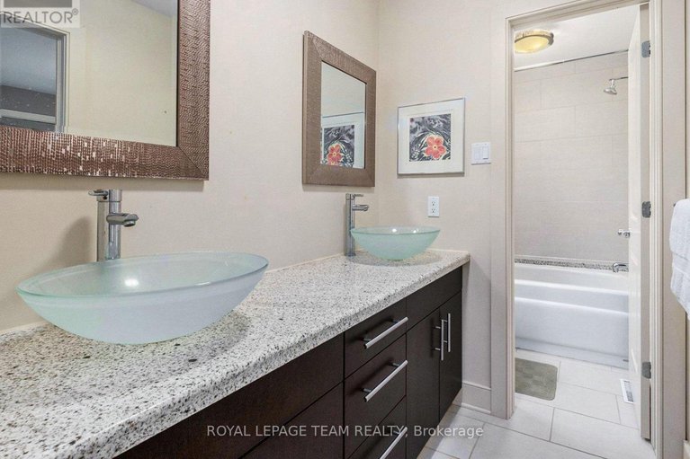 28915612/5386-mansel-crescent/manotick-village-manotick-estates/ottawa/ontario/K4M1L3_28