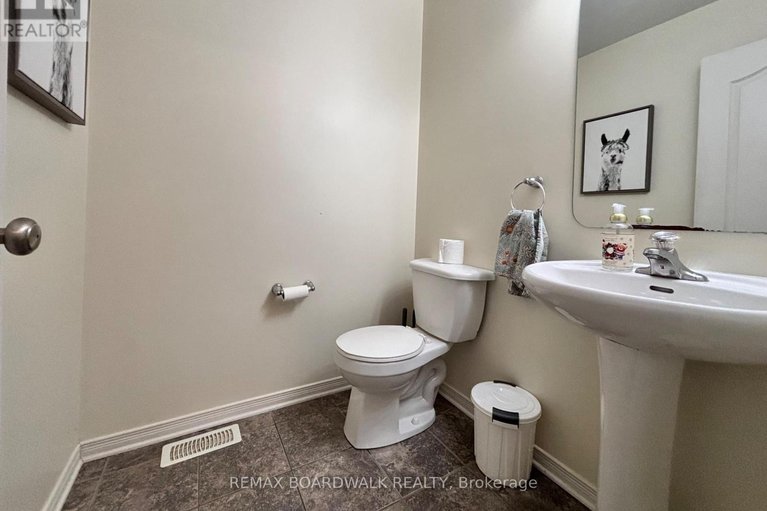 29597543/240-eliot-street/town-of-rockland/clarence-rockland/ontario/K4K0E6_4