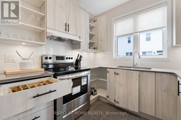 28824525/30-chasing-grove/btwn-franktown-rd-fallowfield-rd/ottawa/ontario/K0A2Z0_14