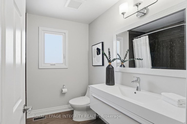 29316968/1055-plante-drive/hunt-clubwestern-community/ottawa/ontario/K1V9E5_28