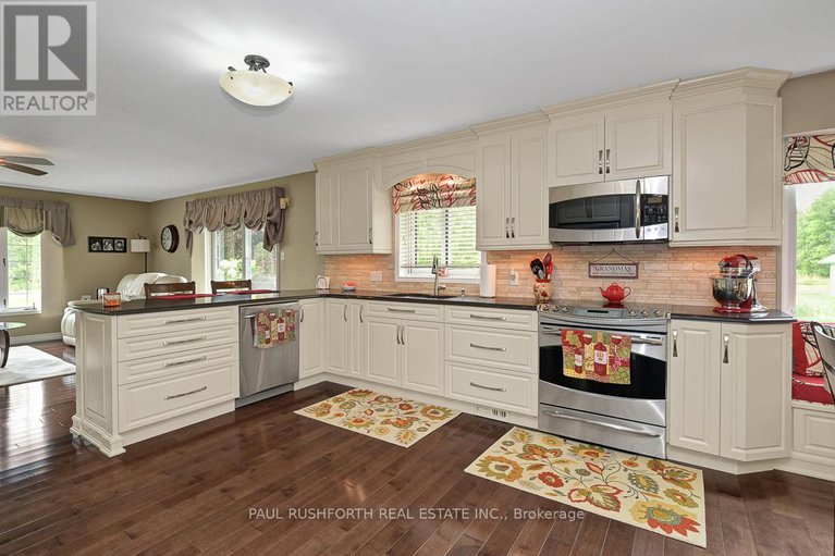 28756527/3285-magladry-road/sarsfieldbearbrook/ottawa/ontario/K4B1J1_12