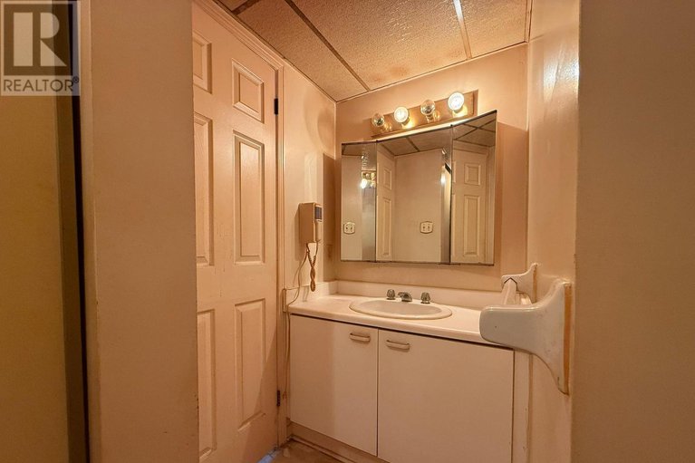 28744464/202-1490-heron-road/heron-gate/ottawa/ontario/K1V6A5_10