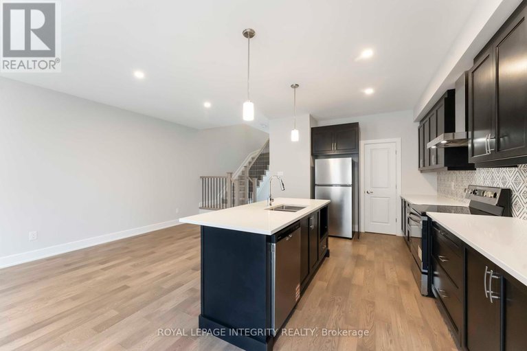 28638636/1182-cope-drive/stittsville-south/ottawa/ontario/K2S3C4_19