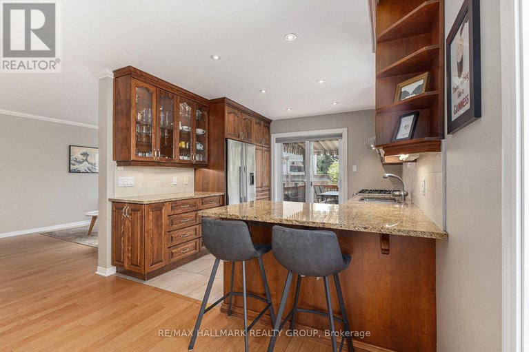 28754000/68-hewitt-court/katimavik/ottawa/ontario/K2L3R3_13