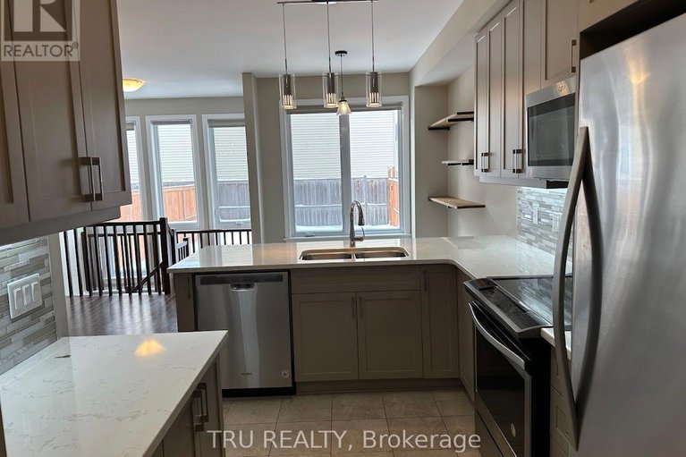 29338433/130-eric-maloney-way/blossom-parkkemp-parkfindlay-creek/ottawa/ontario/K1T0R1_19