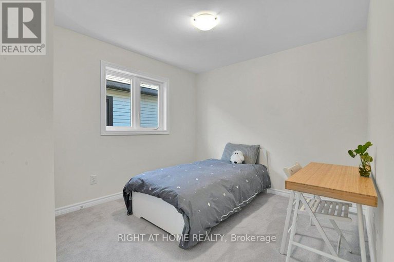 29384097/609-enclave-lane/town-of-rockland/clarence-rockland/ontario/K1K1T2_14