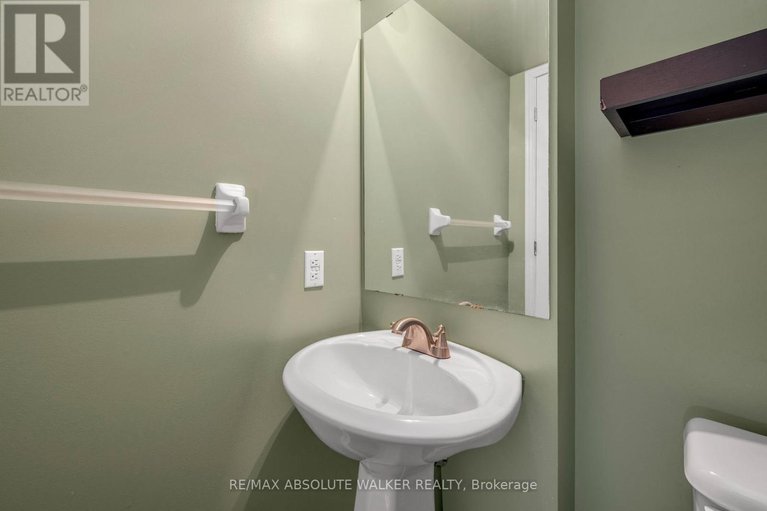 29164977/1679-greywood-drive/chateauneuf/ottawa/ontario/K1C4W3_14