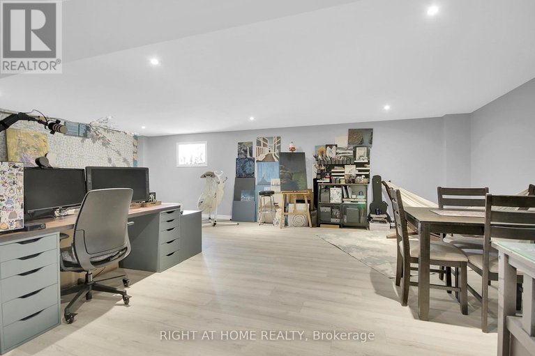 28369701/68-pelham-crescent/goulbourn-twp-from-franktown-rdsouth-to-rideau/ottawa/ontario/K0A2Z0_25
