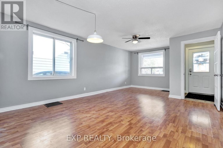 28899221/566-kirkwood-avenue/westborohampton-park/ottawa/ontario/K1Z5X4_2