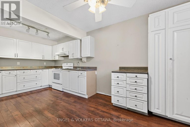 29362440/124-1449-ridgebrook-drive/pineview/ottawa/ontario/K1B4T1_9