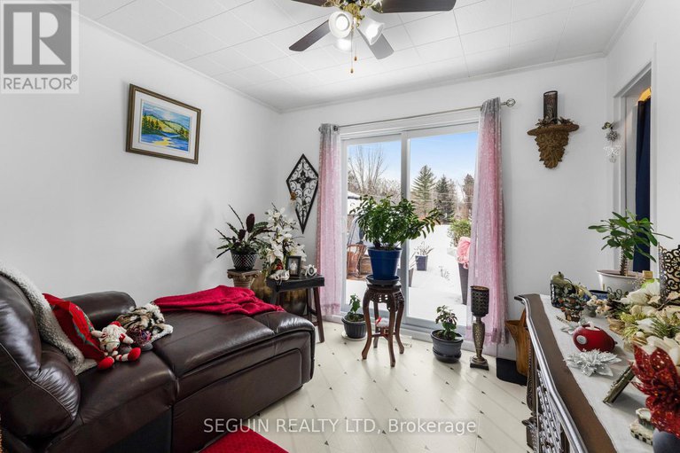 29159848/516-front-road/lorignal/champlain/ontario/K6A2T4_14