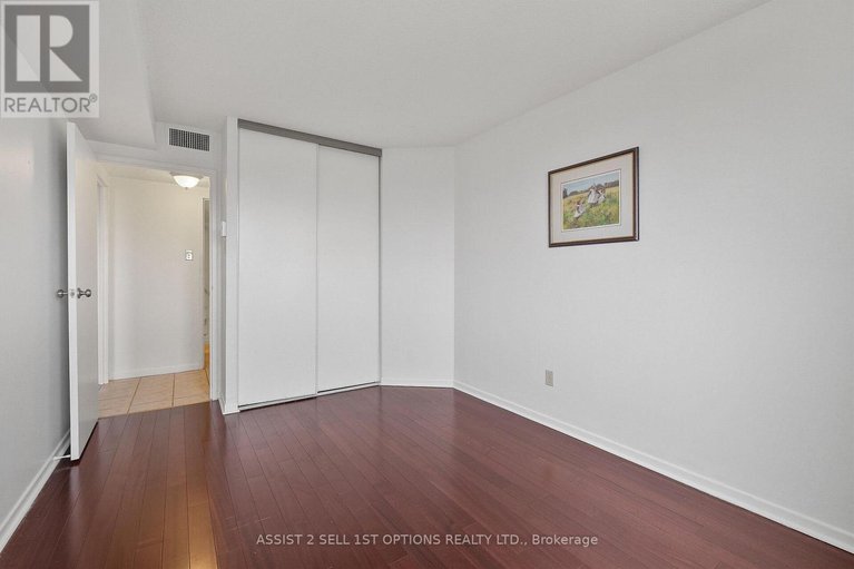 29548109/807-1500-riverside-drive/riverview-park/ottawa/ontario/K1G4J4_25