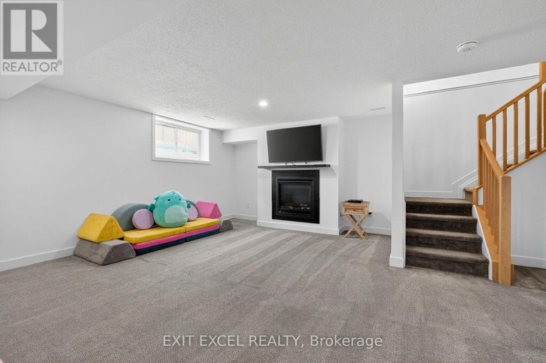 29663651/240-zinnia-way/riverside-southgloucester-glen/ottawa/ontario/K4M0K8_37