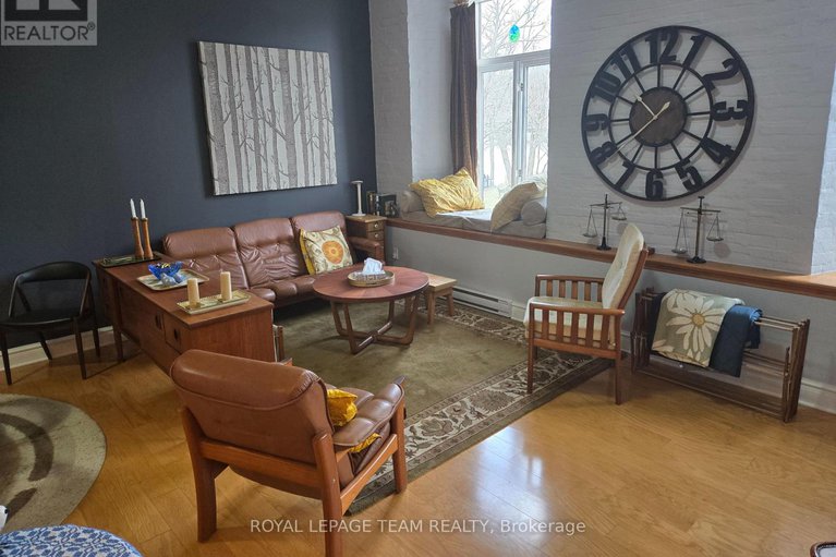 28239719/409-1-rosamond-street-e/almonte/mississippi-mills/ontario/K0A1A0_4