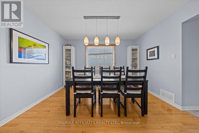 28820212/605-falwyn-crescent/fallingbrookridgemount/ottawa/ontario/K4A2B4_9