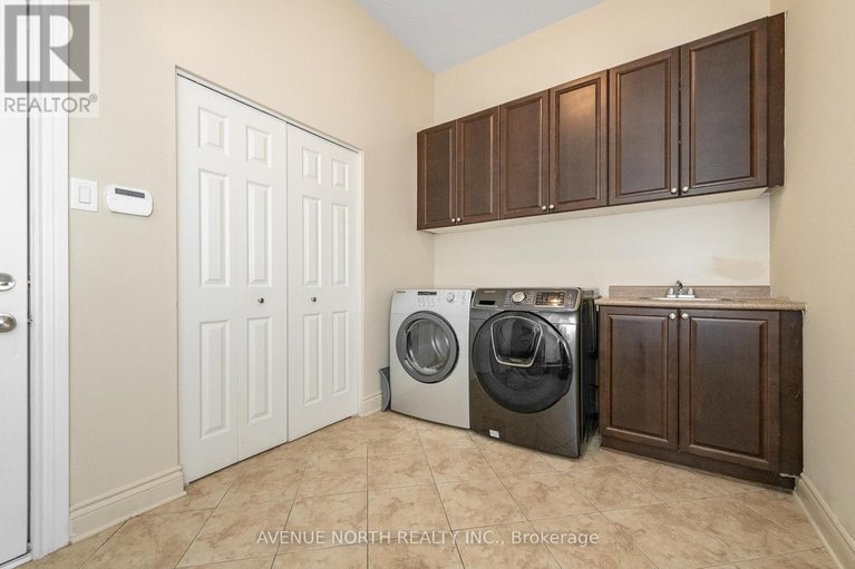 29611479/184-felicity-crescent/mer-bleuebradley-estatesanderson-park/ottawa/ontario/K1W0C2_22