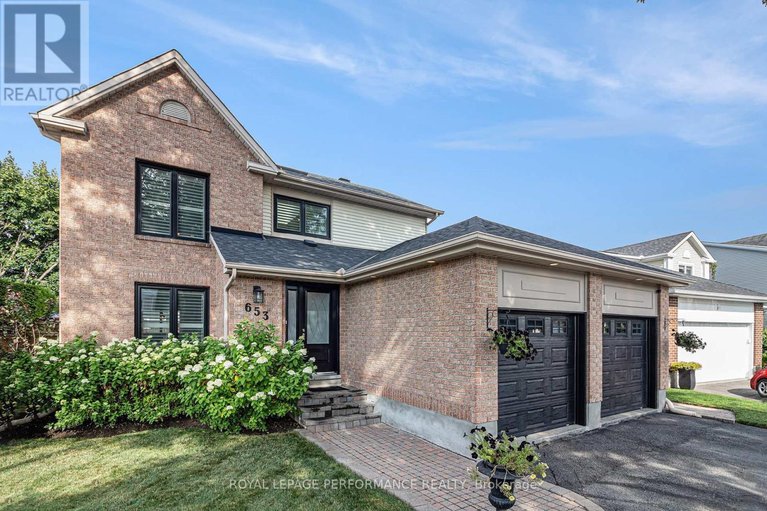 29629038/653-thicket-way/fallingbrookgardenway-south/ottawa/ontario/K4A3A7_45