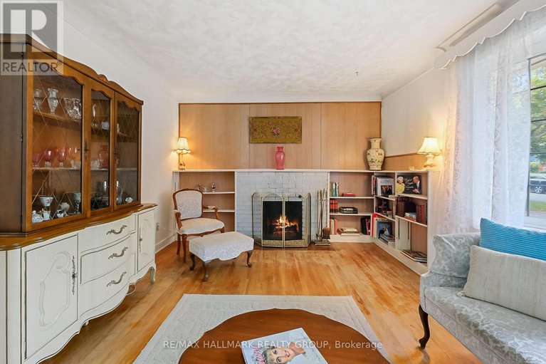 28492513/151-fanshaw-avenue/applewood-acres/ottawa/ontario/K1H6C8_7