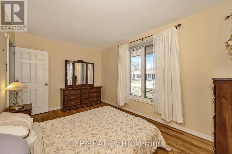 29640576/2500-hopkins-road/queensway-terrace-north/ottawa/ontario/K2B7X7_6