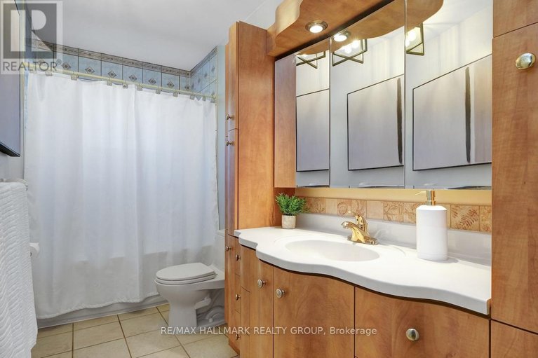 28869609/6957-notre-dame-street/chateauneuf/ottawa/ontario/K1C1H8_24