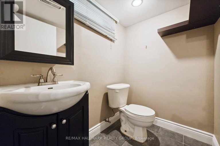 28573949/2103-delmar-drive/playfair-park/ottawa/ontario/K1H5P6_32