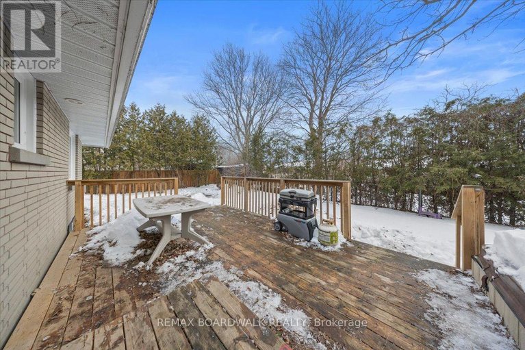 29447126/21-turtleback-way-drive/stittsville-south/ottawa/ontario/K2S1P8_70