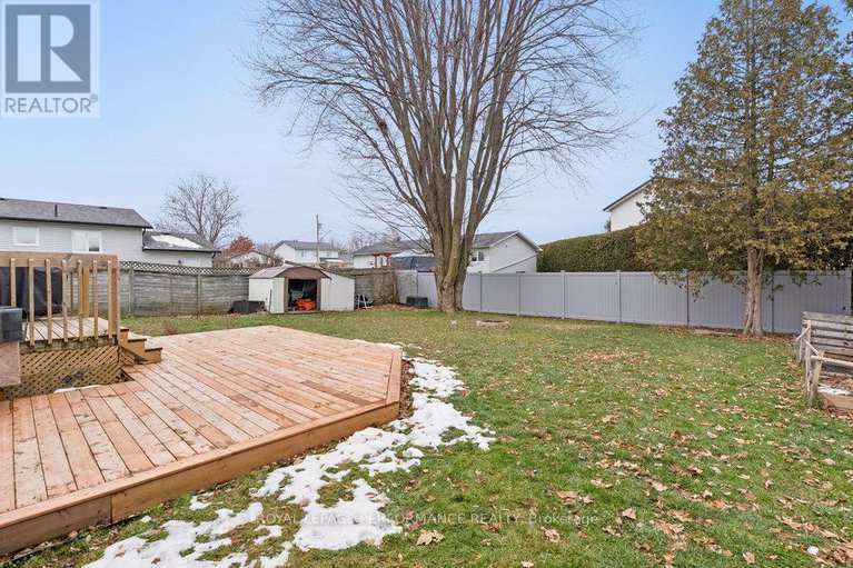 29416128/21-menard-street/embrun/russell/ontario/K0A1W1_43