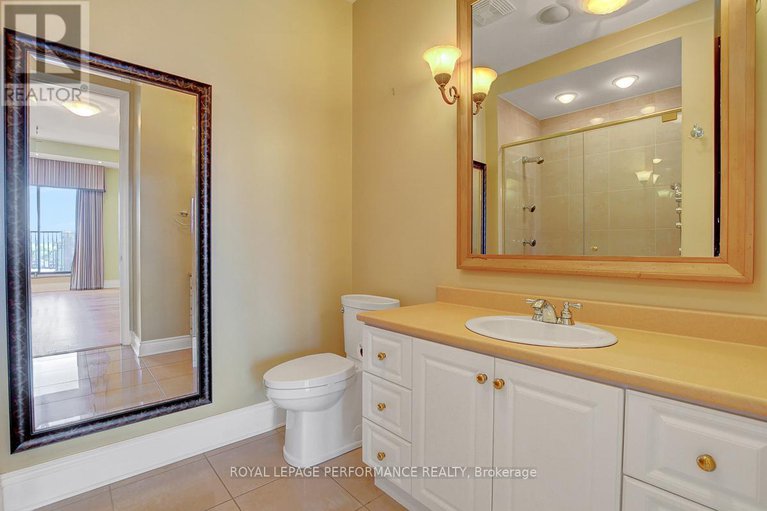 28544593/ph2-260-besserer-street/sandy-hill/ottawa/ontario/K1N1J3_14