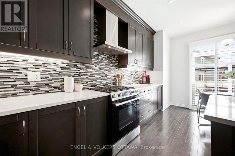 29515516/252-rue-des-soldats-riendeau-street/half-moon-bay/ottawa/ontario/K2J5Z4_17