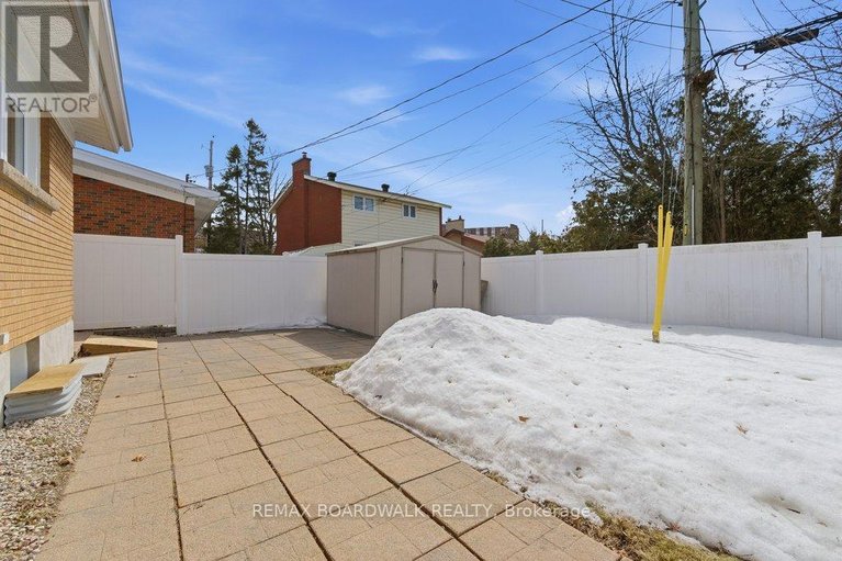 29567574/1274-maitland-avenue/copeland-park/ottawa/ontario/K2C2C6_31