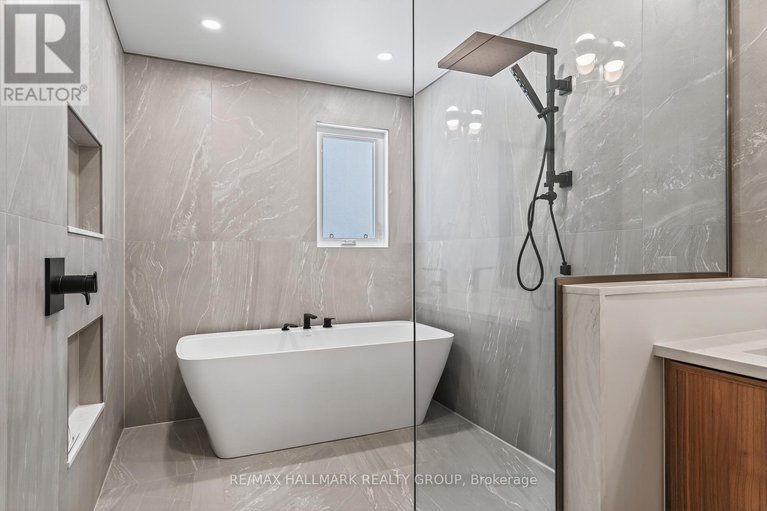 29137942/1625-royal-orchard-drive/cumberland-estates/ottawa/ontario/K4C1A9_17